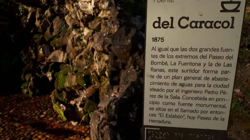 Cartel de la Fuente del Caracol del Parque de San Francisco de Oviedo